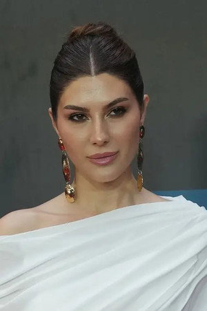 Elnaaz Norouzi in Khido Khundi