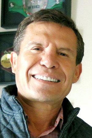 Julio César Chávez in Hugo Sánchez, the Goal and the Glory