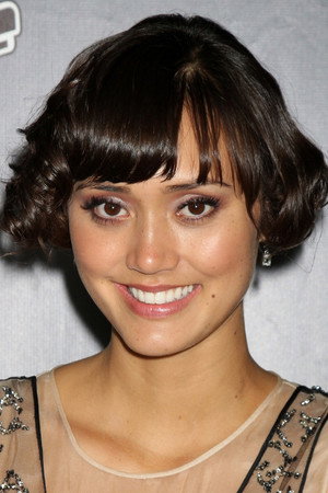 Dia Frampton in I Hate New Year s