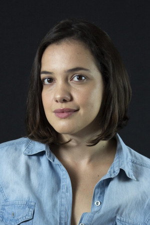 Brenda Diniz in Alice