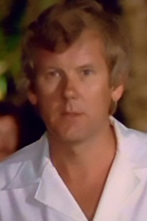 Desmond Thompson in Flatfoot in Africa
