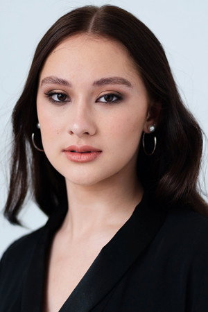 Lola Tung in Forbidden Fruits