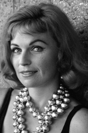 Barbara Hines in The Three Stooges Meet Hercules