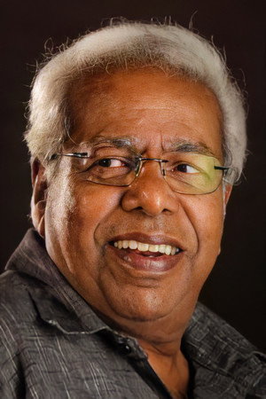 Thilakan in Adaminte Vaariyellu