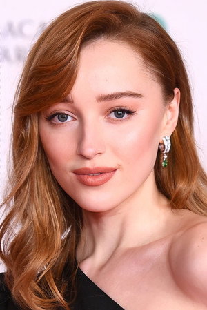 Phoebe Dynevor in Bank of Dave