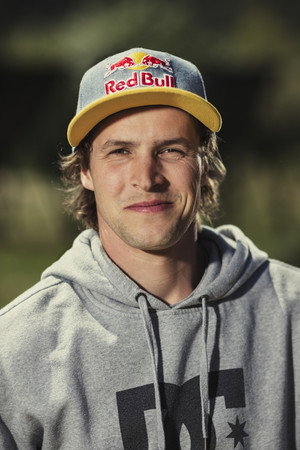 Tom Pagès in Tom Pagès: Untangled