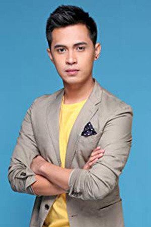 Marlo Mortel in Petmalu