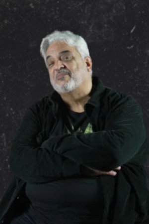 Flávio Dornas in Locked Room