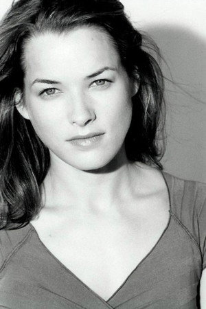 Nicole DeHuff in Meet the Parents