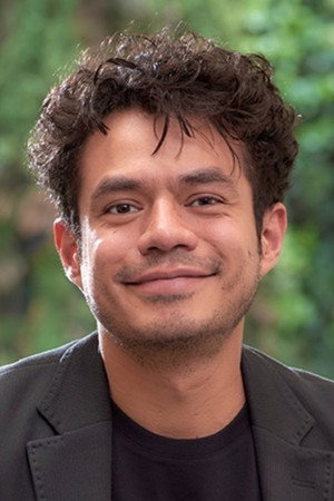 Memo Villegas in Carmín Tropical