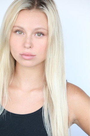 Alexandra Peters in Edge of Isolation