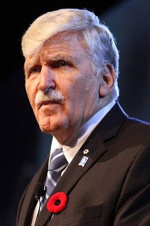 Roméo Dallaire in Shake Hands with the Devil: The Journey of Roméo Dallaire