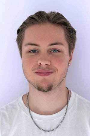 Finn Russell in Understand
