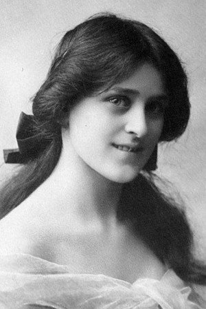 Zena Dare in A Knight in London