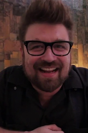 Francisco Schultz in 31 Minutes: One Hot Christmas