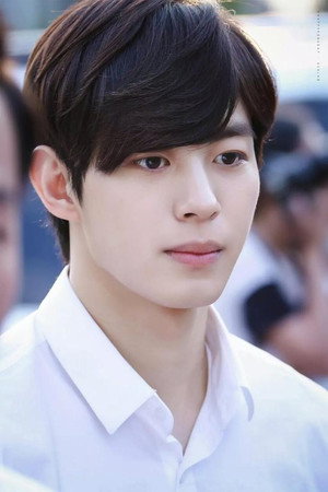 Lee Hong-bin in VIXX LIVE - LOST FANTASIA
