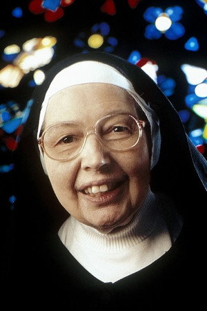 Sister Wendy Beckett in Treasures of Heaven