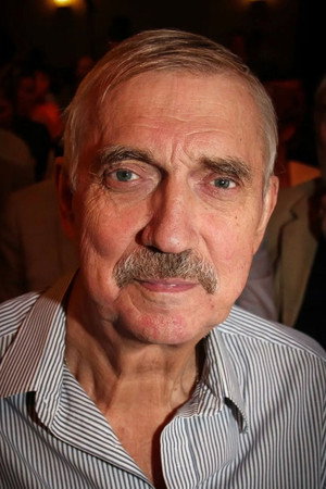 Yevgeni Kindinov in Sing a Song, Poet