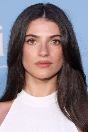 Ella Rubin in Until Dawn
