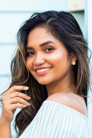 Stefanie Arianne in Diamonds in the Sand