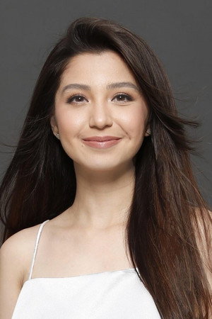 Donnalyn Bartolome in FanGirl FanBoy