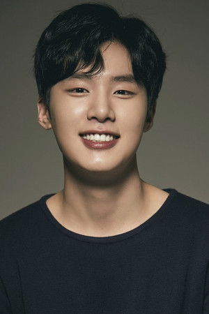 Kim Dong-hee in Phantom
