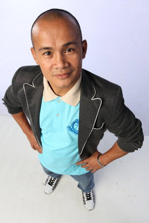 Onyok Velasco in The Fighting Chefs