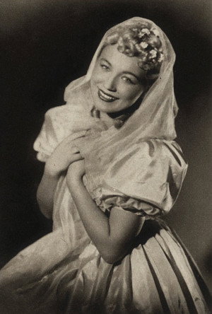 Sylva Langová in Little Red Monkey