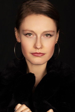 Emilie Paap in In Transit