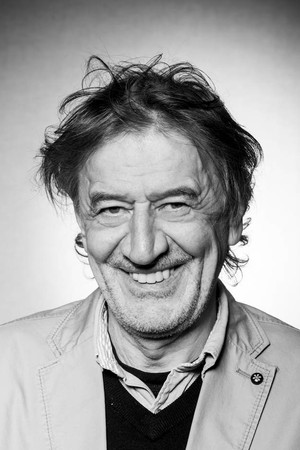 Zoltán Mucsi in Paper Dogs