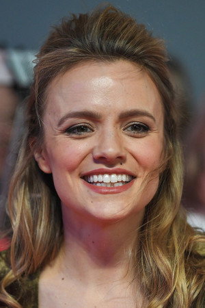 Laura Aikman in Popcorn