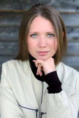 Henrietta Rauth in The Volunteer