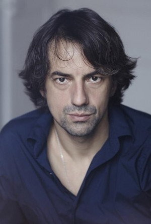 Jérôme Robart in Alfred and Lucie Dreyfus, with Kiss as Deep as My Love
