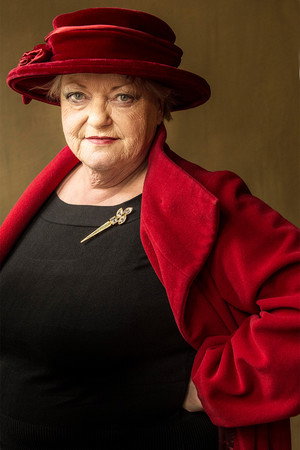 Viviane de Muynck in Two Eyes Staring