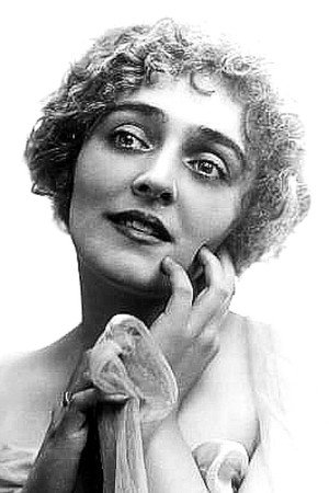 Elsie MacLeod in A Letter to Uncle Sam