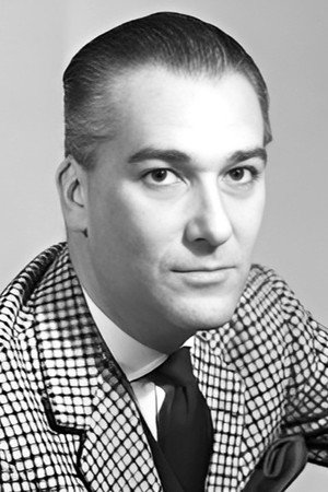 José Luis de Vilallonga in Cl  o from 5 to 7