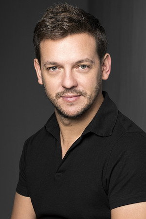 Ángel Saavedra in Volcánica