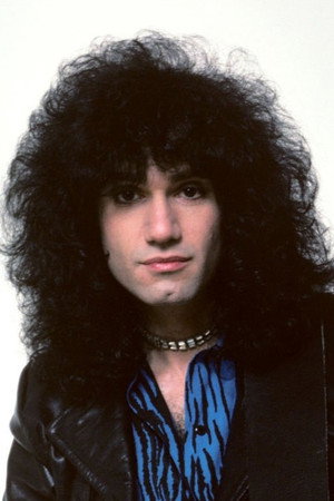 Bruce Kulick in Kissology: The Ultimate KISS Collection Vol. 2 (1978-1991)