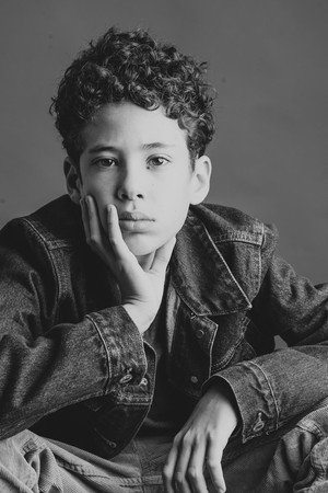Yair Mazor in Tell Me Everything