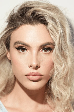 Lele Pons in 13:14: The Challenge of Helping