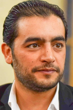 Hani Salama in How to Get Girls to Fall for You