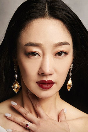 Choi Yeo-jin in Detective Mr. Gong