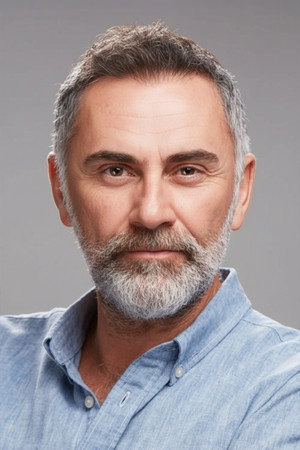 Atilla Saral in Salıncakta Üç Kişi
