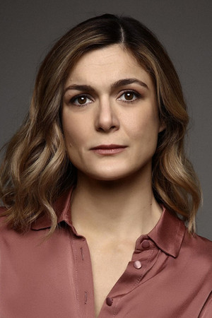 Alexandra Aidini in Apples