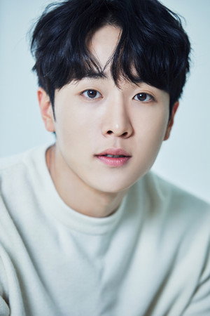 Yoon Woo in The Recon