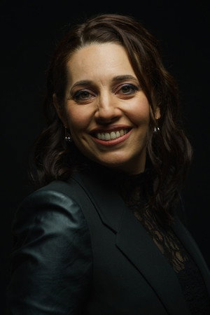 Lucía Salinas in Humo