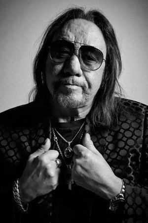 Ace Frehley in Kissology: The Ultimate KISS Collection Vol. 2 (1978-1991)