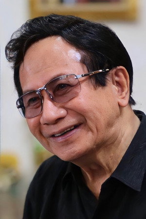 Sombat Metanee in Tears of the Black Tiger