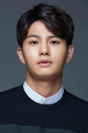 Lee Seung-wook in Gonjiam  Haunted Asylum