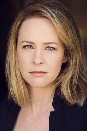 Amy Hargreaves in Linoleum